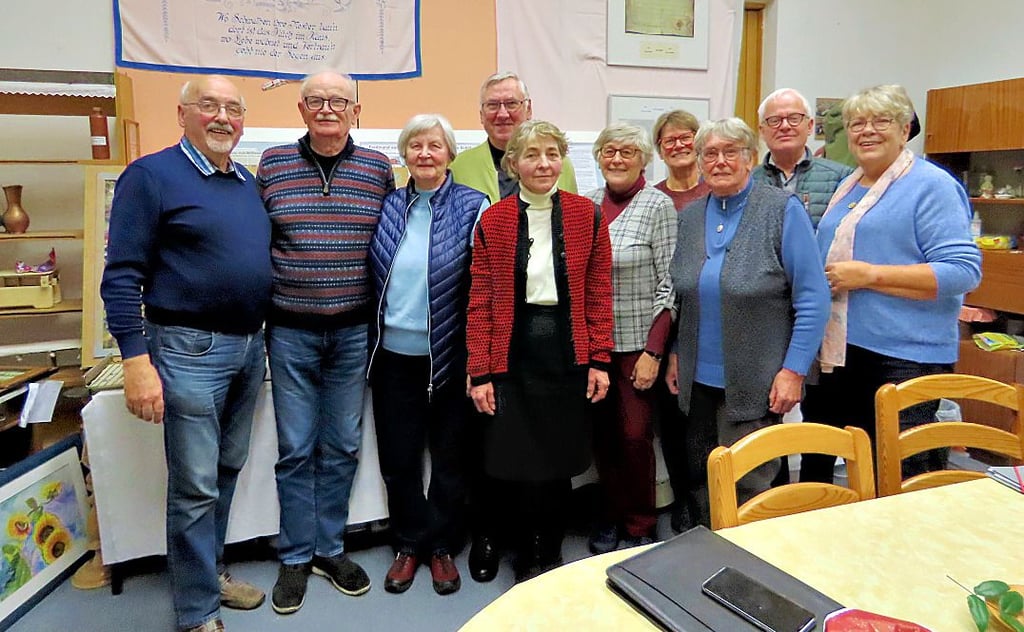 Gruppenfoto der letzten Mitglieder des aufgelösten Heimatvereins „Die weddinger“.