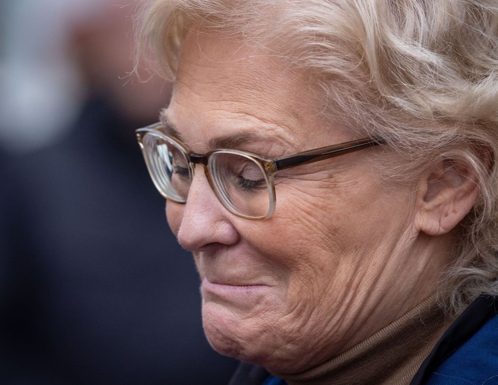 Verteidigungsministerin Christine Lambrecht (SPD) tritt zurück.