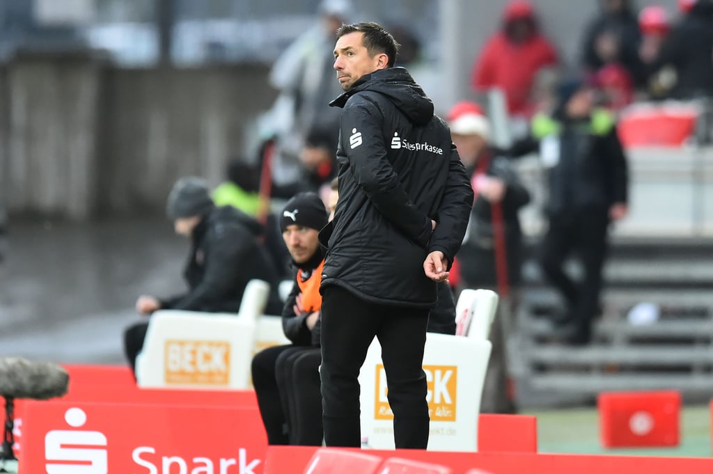 HFC-Trainer André Meyer muss die Unruhe im Verein von seiner Mannschaft fernhalten.