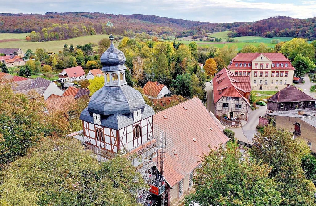 Symbolfoto - Blick auf die Kirche in Uftrungen