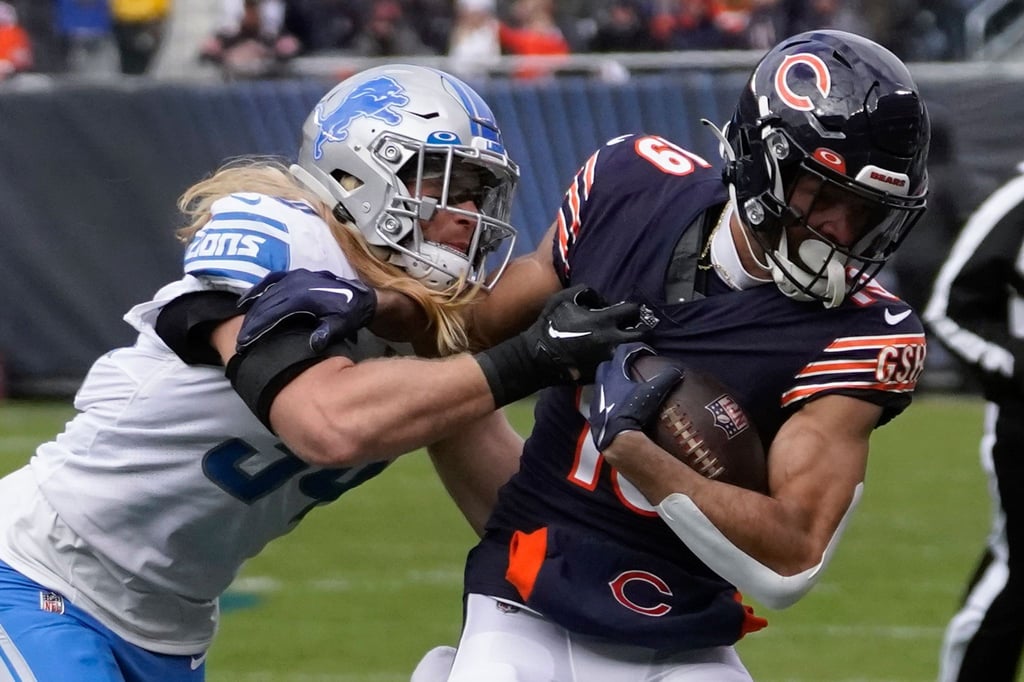 Equanimeous St. Brown (r) bleibt bei den Chicago Bears.