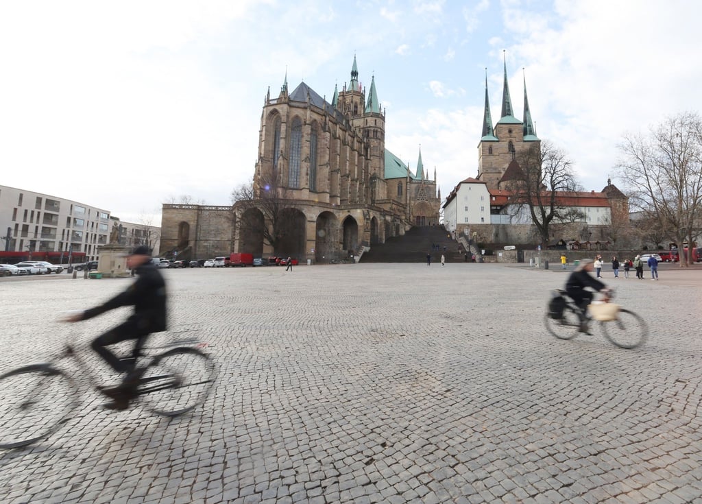 Der Dom St. Marien (links) und die Severikirche in Erfurt.