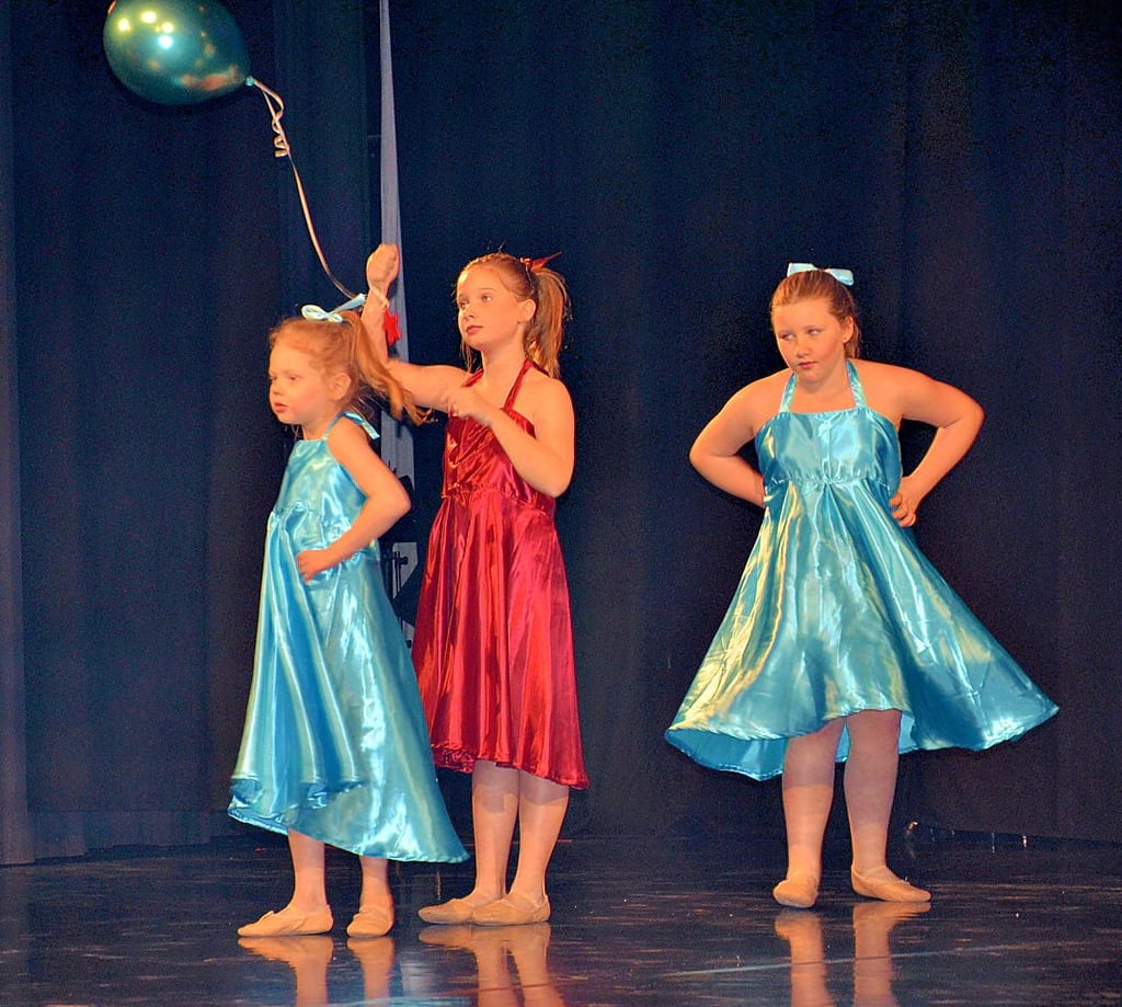 Ganz niedlich anzuschauen war die Aufführung der jüngsten Tanzeleven vom Salzlandtheater Staßfurt. Zudem unterhielten ihre jugendlichen Kolleginnen, das Jugendblasorchester und Lucia Keller am Piano das Publikum.