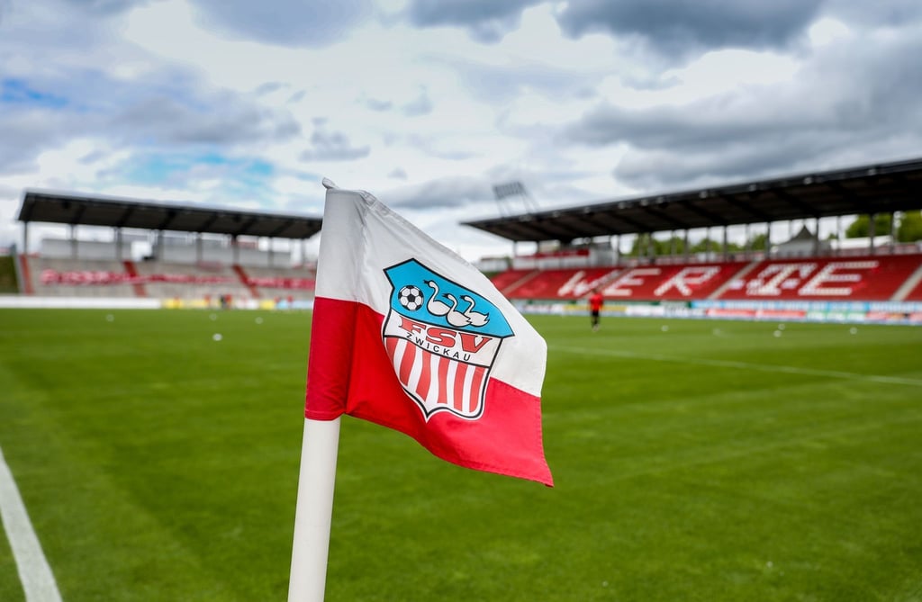 Das Logo des FSV prangt auf der Eckfahne im Stadion.
