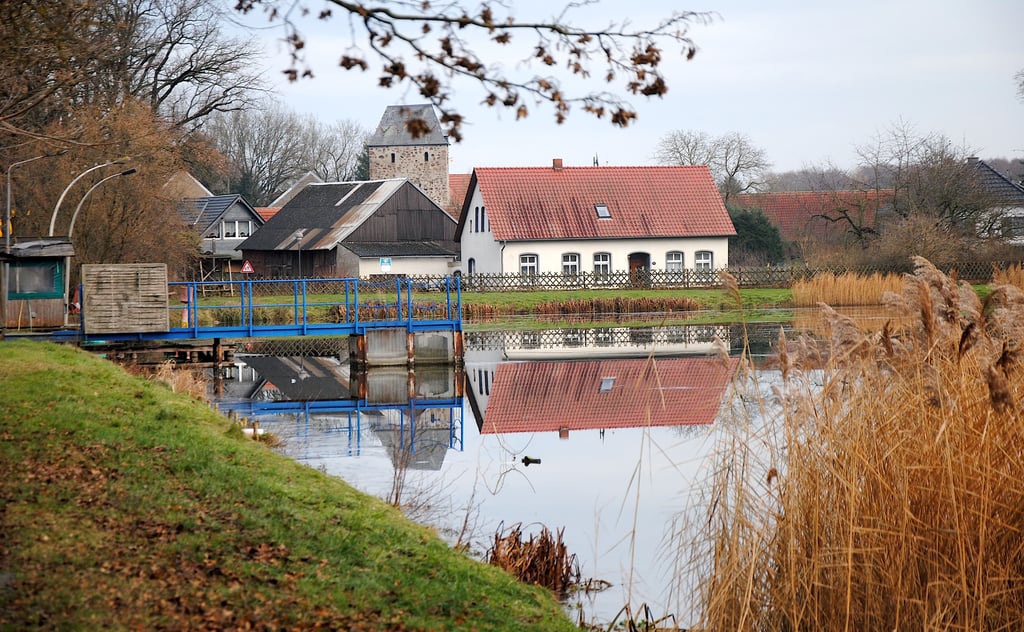 Am Ahlumer See kehrt keine Ruhe ein. Die Biker sollen ihre Westernstadt auf Geheiß des Kreises abreißen, ein möglicher Bebauungsplan scheitert an den immensen Kosten für die Gemeinde.