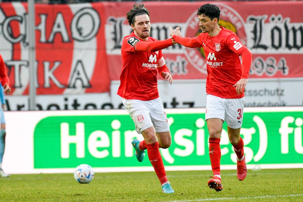 Die HFC-Aufholjagd gegen den SV Wehen Wiesbaden kam zu spät.