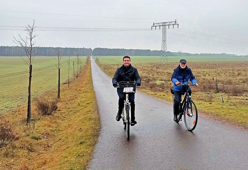 Der ländliche Weg zwischen Möser und Lostau ist mit europäischen Fördermitteln gebaut worden.