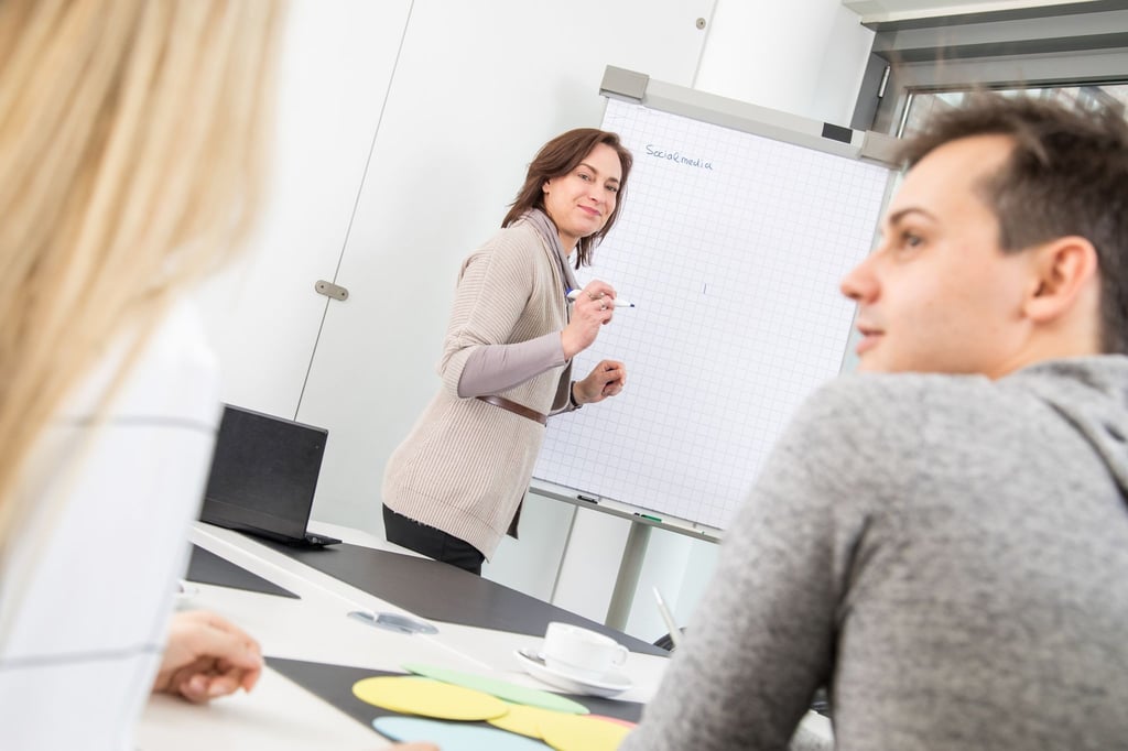 Mit einer Geschichte, einem Statement oder gut aufbereiteten Zahlen gewinnen Vortragende eher die Aufmerksamkeit der Zuhörer.