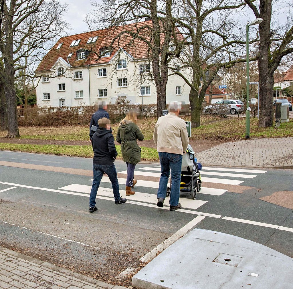 Der Fußgängerüberweg in der Ziebigker soll möglichst besser beleuchtet werden.