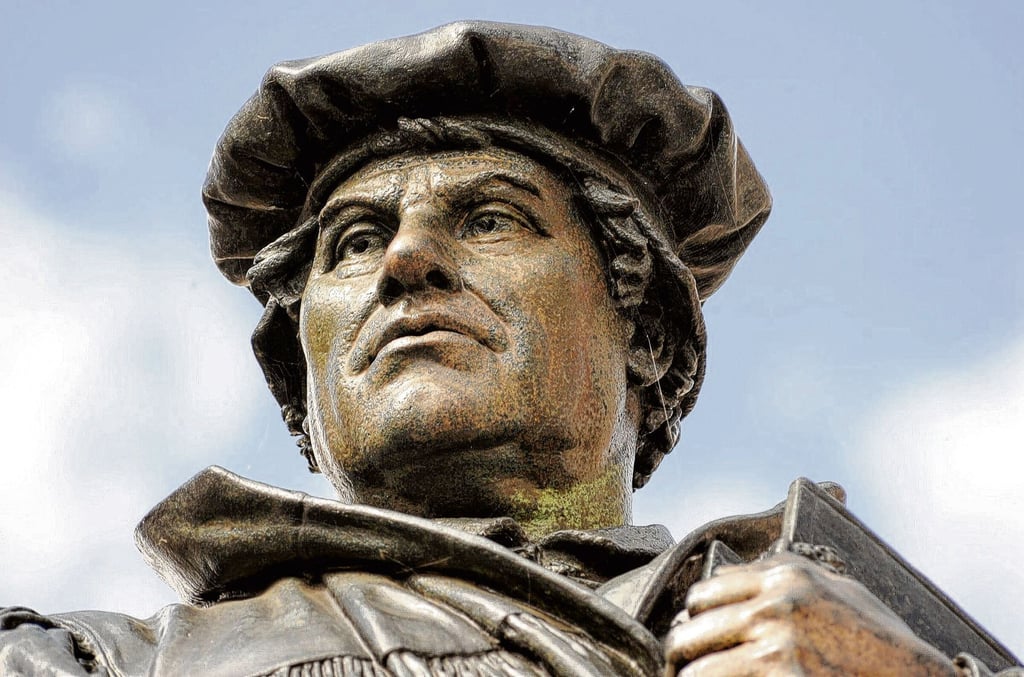 Das Denkmal für Martin Luther auf dem Markt in Eisleben.