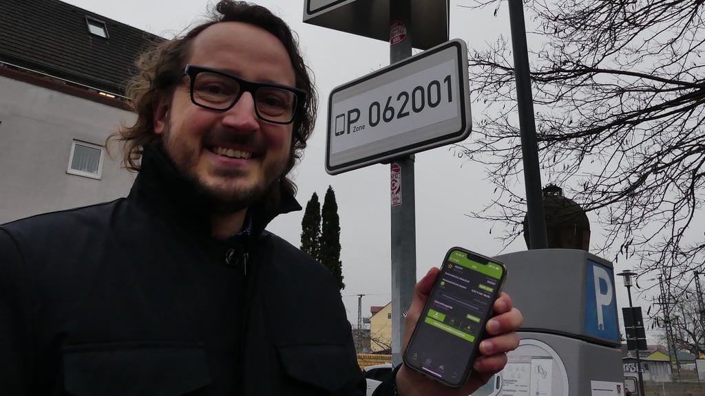 Der OB zeigt das Handyparken