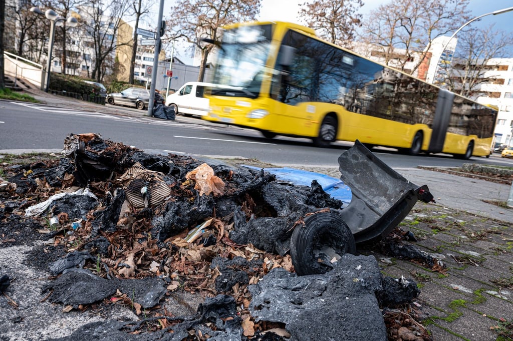 Spuren der Krawalle in der Silvesternacht im Berliner Bezirk Neukölln.