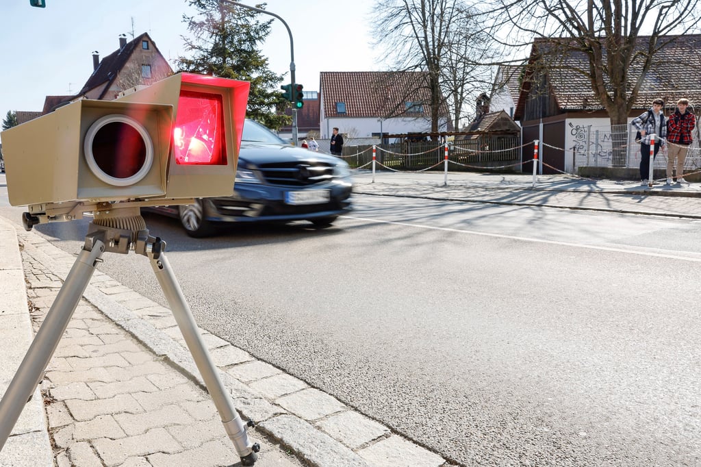 Im Landkreis Börde wird bald deutlich mehr geblitzt. Wann es losgeht und welche Straßen betroffen sind.