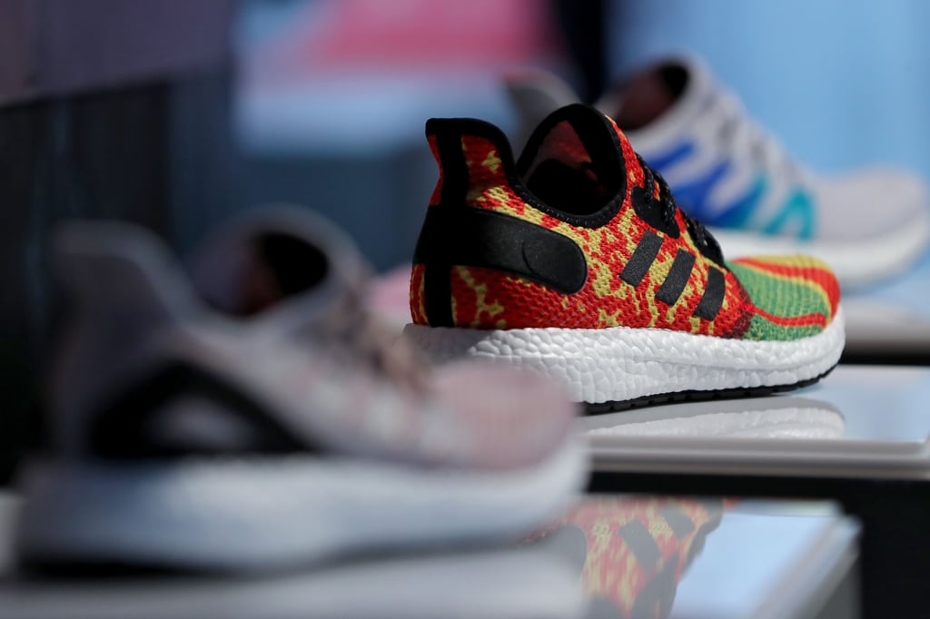 Die Diebe, die auf dem Rasthof Theeßen an der Autobahn 2 zugeschlagen haben, hatten es auf Sportschuhe von Hersteller Adidas abgesehen.