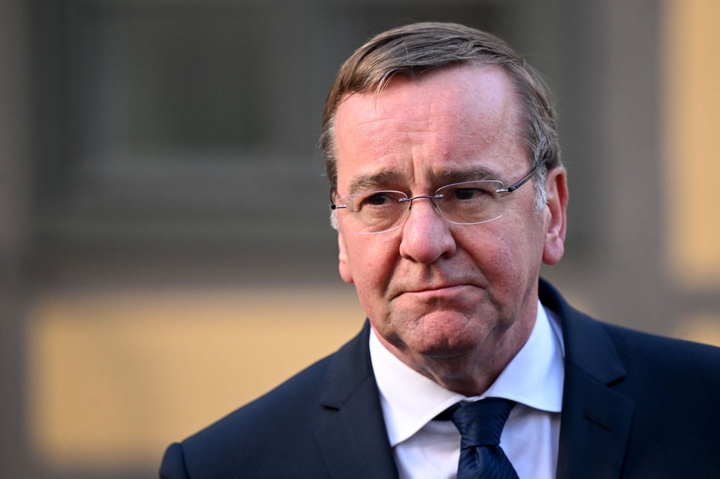 Boris Pistorius (SPD), künftiger Bundesverteidigungsminister, spricht bei einem Pressestatement.