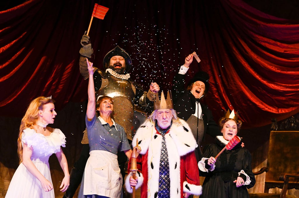 "Der König stirbt" hat am Donnerstag in Dessau im Mitteldeutschen Theater Premiere.