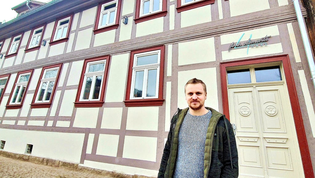 Fast eine Million Euro hat Sebastian Mühlhans in den Umbau des ehemaligen Wernigeröder Restaurants „Zur schönen Ecke“ investiert.