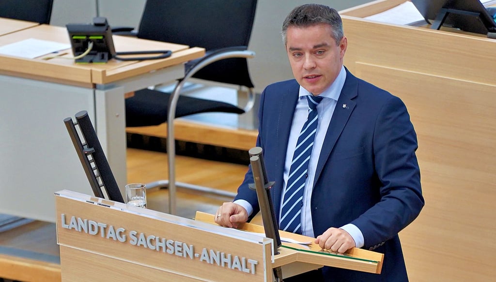 Der Bernburger CDU-Landtagsabgeordnete Stefan Ruland bei einer Rede im Landtag von Sachsen-Anhalt in Magdeburg.