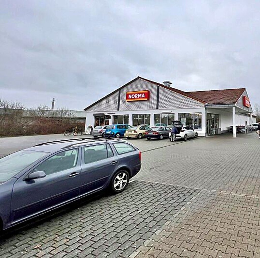 Dieser Norma-Markt in der Altener Straße wurde Montagfrüh überfallen.