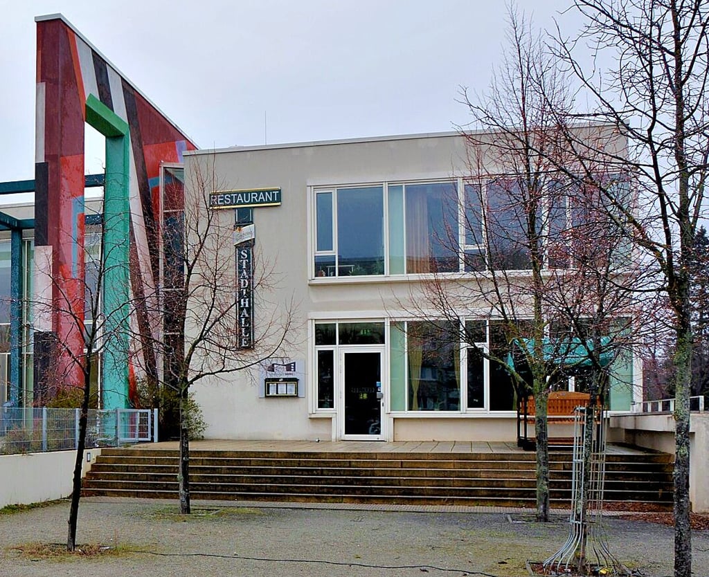 Die Stadthalle Burg: Ein großes Problem ist die Etablierung einer dauerhaften Gastronomie.