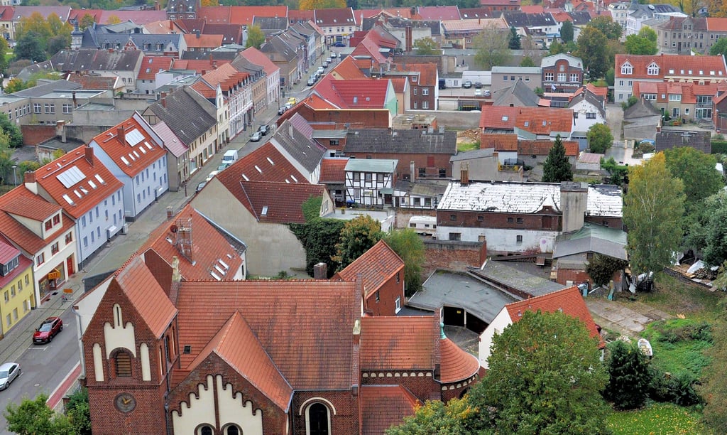 Genthiner Innenstadt-Grundstücke von oben: Auch in der Kanalstadt mühen sich noch viele ab, um die geforderten Daten ans Finanzamt zu übermitteln.