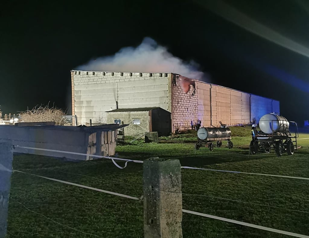 Bei Königerode stand in der Nacht zum Samstag eine Scheune in Flammen.