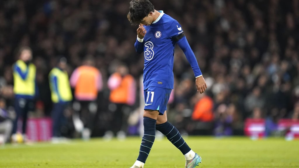 Joao Felix sah bei seinem Debüt für Chelsea die Rote Karte.