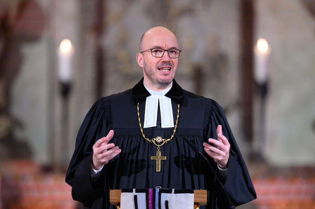 Tobias Bilz, evangelischer Landesbischof, spricht in der Dresdener Frauenkirche.