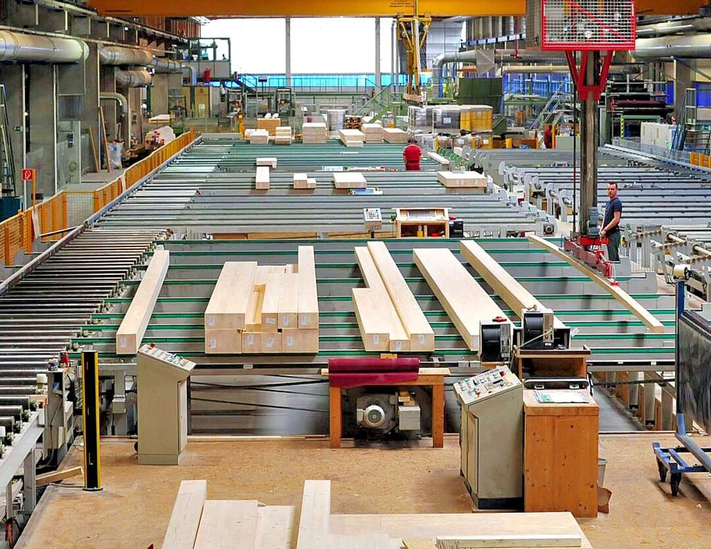 Blick in die Produktionshalle der Gruppe Hasslacher Norica Timber in Magdeburg.