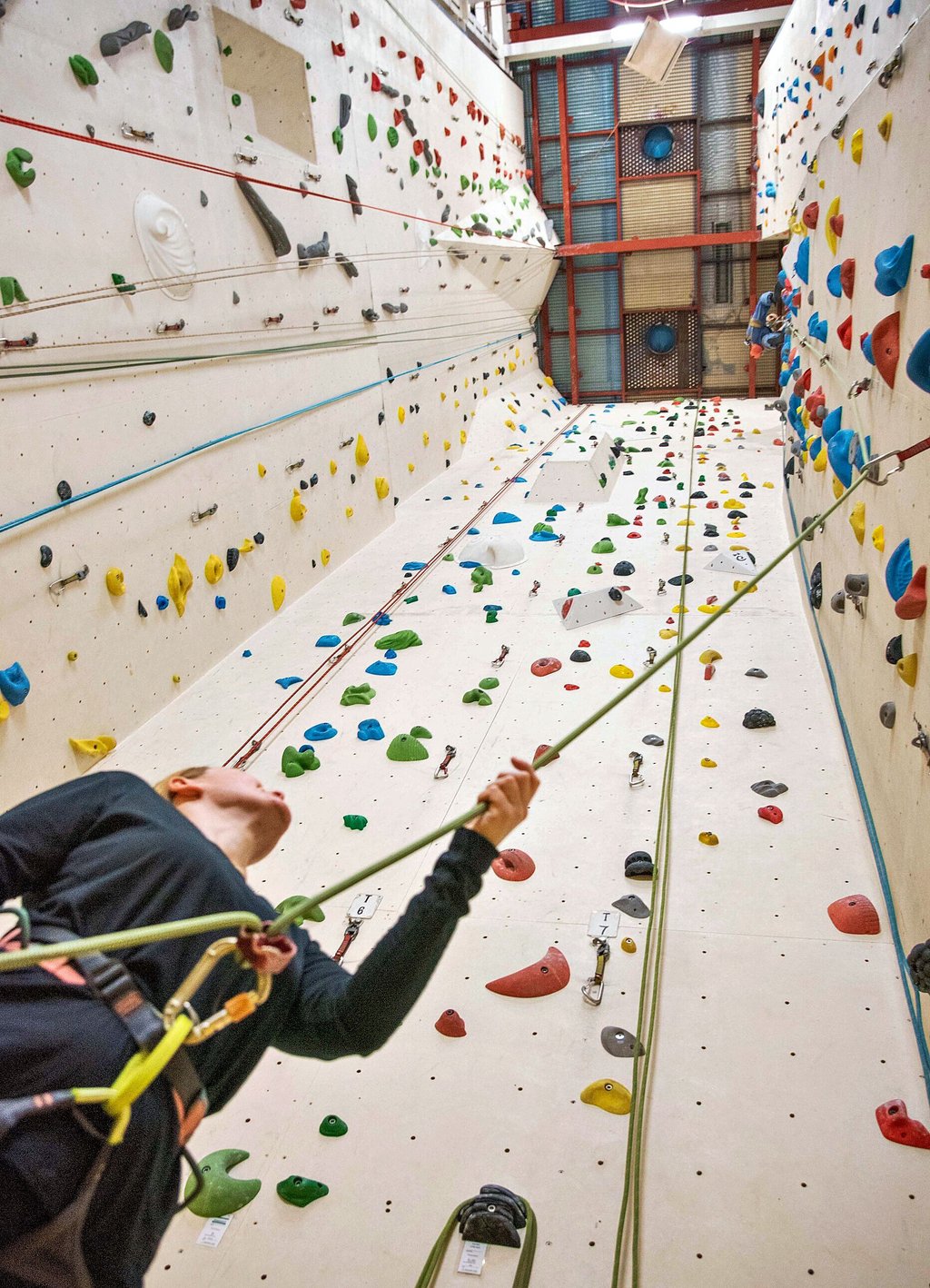Der deutsche Alpenverein ist zu Gast im Kletterzentrum Zuckerturm.