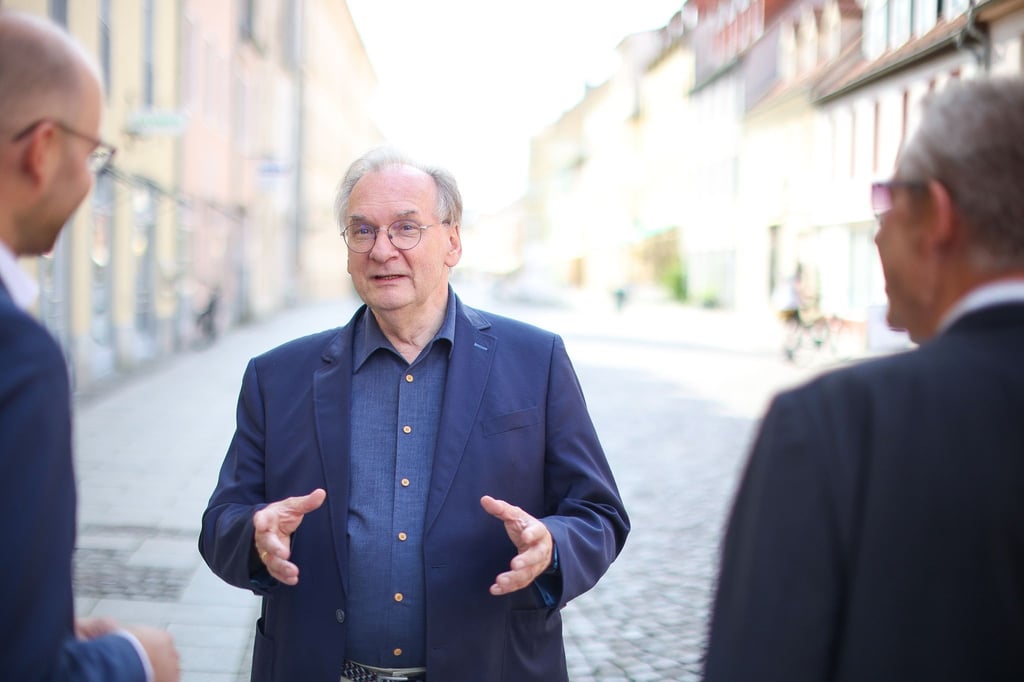 Reiner Haseloff (CDU), Ministerpräsident von Sachsen-Anhalt, lobt die Arbeit seinerLandesregierung.