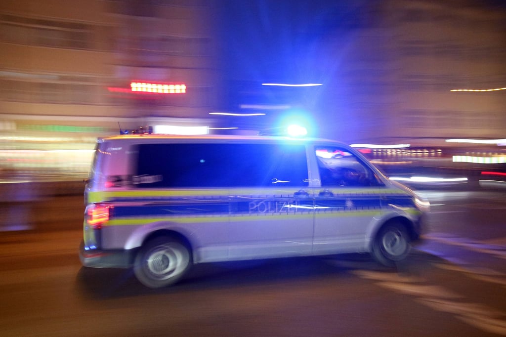 Die Polizei ermittelt nach einer mutmaßlichen Unfallflucht.