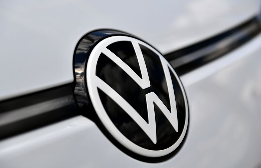 Einbrecher haben in Burg bei Magdeburg einen Volkswagen ins Visier genommen und eine Tasche mit persönlichen Dokumenten des Halters erbeutet.