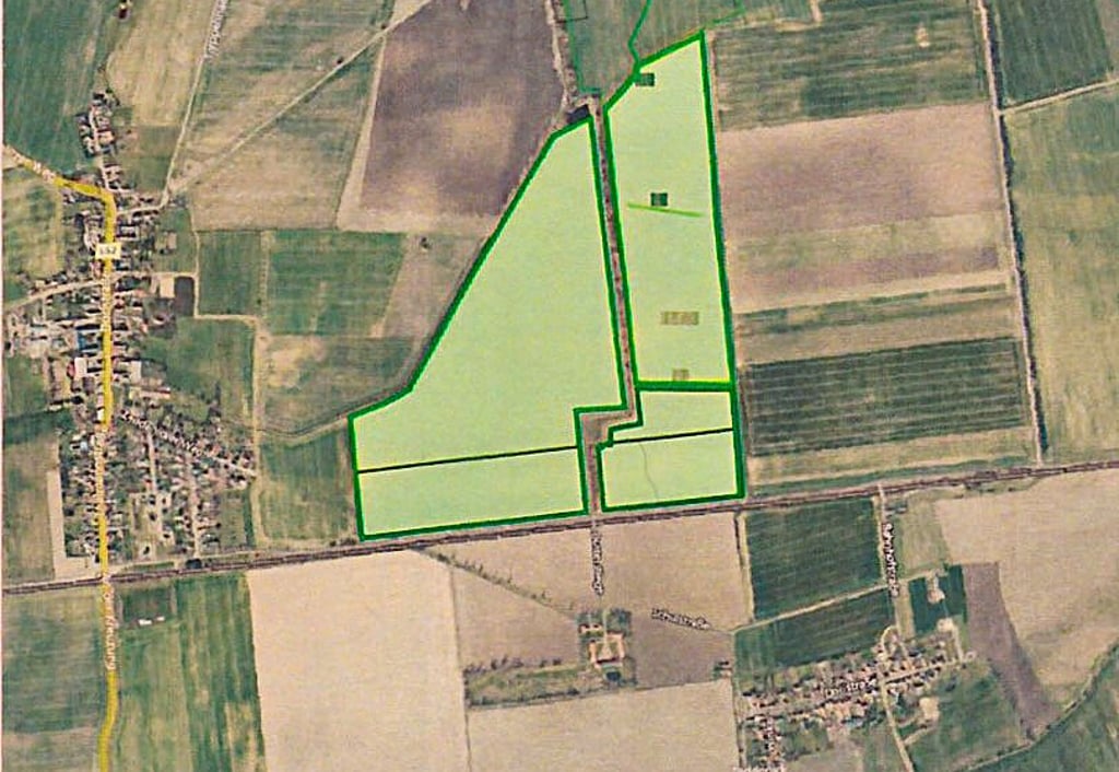 Das ausgewiesene Areal für eine Photovoltaikanlage ist so groß wie die Orte Ziepel (links) und Zeddenick (unten) zusammen.