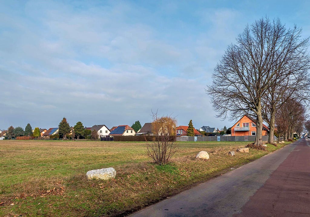 In Jersleben soll an der Kanalstraße ein weiteres Wohngebiet entstehen. Eine zweite Zufahrt soll für mehr Sicherheit sorgen.