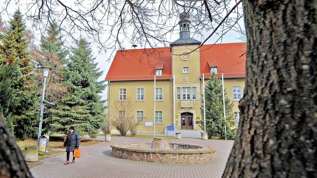 Arbeiten im Rathaus Nachterstedt zu viele Mitarbeiter oder nicht? Das soll eine Analyse nun klären.