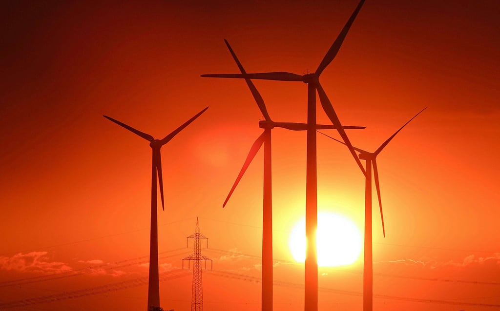 Sonnenuntergang vor den Toren Dessaus in Nähe des Heidekrugs: Soviel Sonnenschein wie 2022 gab es in den Wetteraufzeichnungen der orivaten Wetterstation von Dirk Lindner bisher nicht.