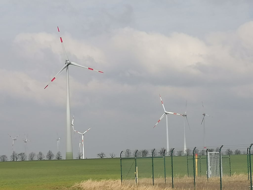 Das beabsichtigte sogenannte Repowering der Anlagen im Windpark Molauer Platte beschäftigt seit Langem die Gemüter vor Ort.