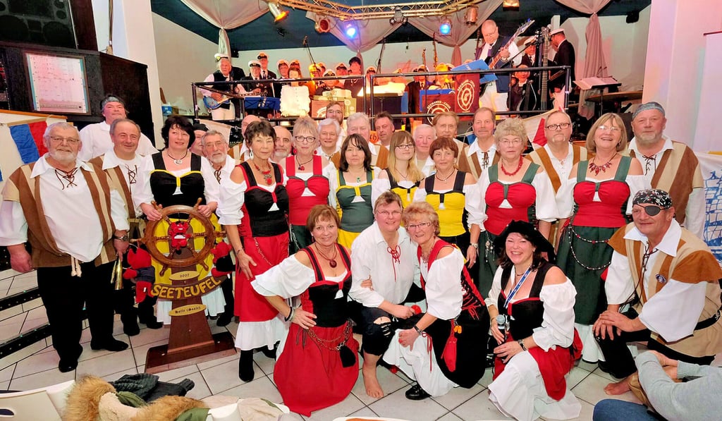Eine fröhliche Truppe aus sangesfreudigen Landratten, ehemaligen Seeleuten und Küstenbewohnern: der Shanty-Chor „Seeteufel“