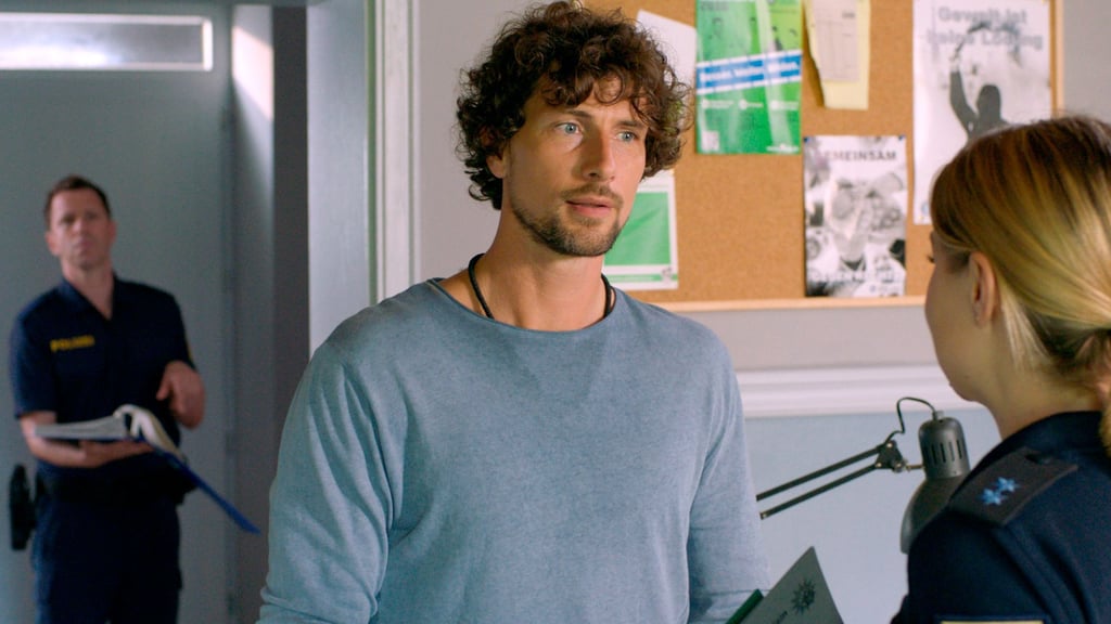 Jakob Graf (M) als Gerichtsmediziner Dr. Philipp Hartmann in der Watzmann-Folge „Trachtenwahnsinn“.