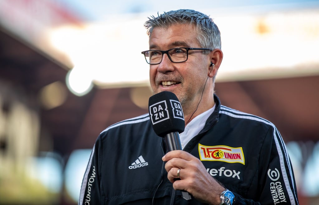 Union-Trainer Urs Fischer gibt ein Interview.