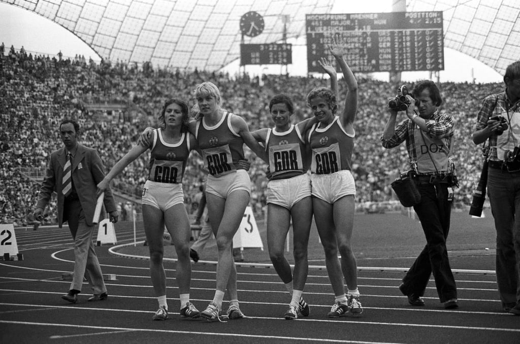 Die DDR Staffel mit (von links) Monika Zehrt, Rita Kühne, Helga Seidler und Dagmar Käsling 1972 in München.