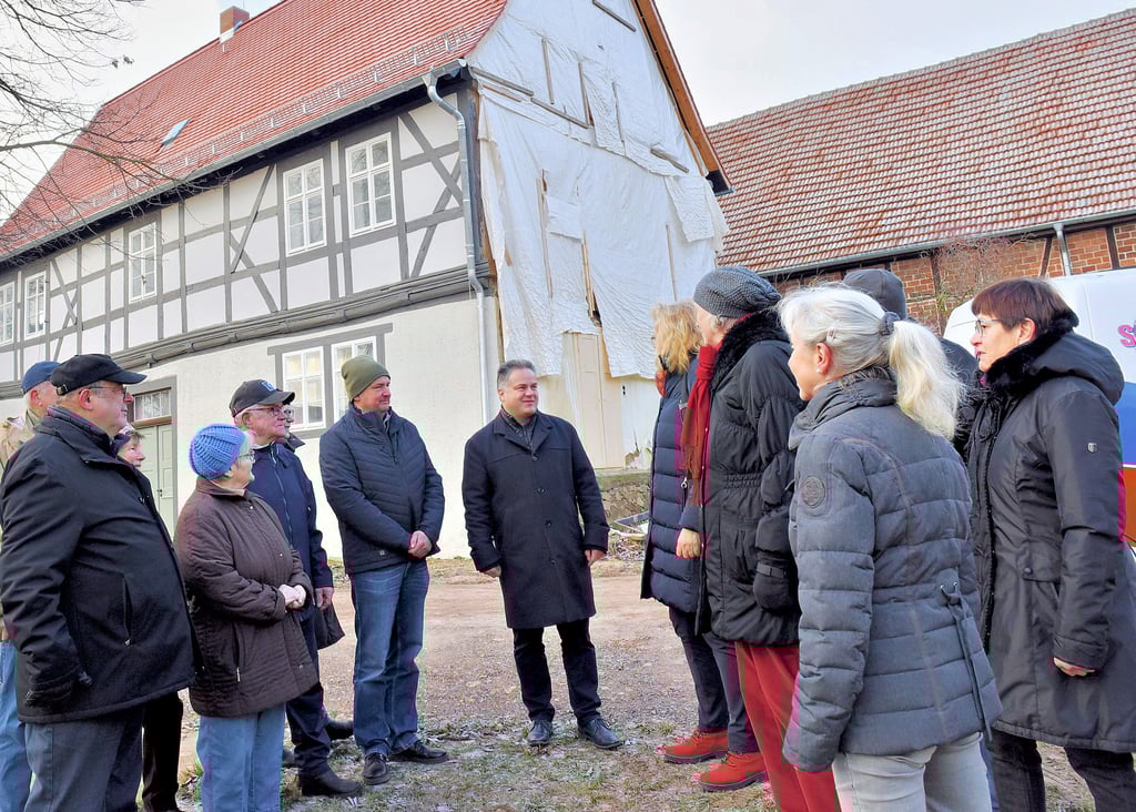 Mitglieder des Fördervereins, Einwohner und Vertreter der Stadt Mansfeld engagieren sich seit Jahren für den Fortgang der Arbeiten.