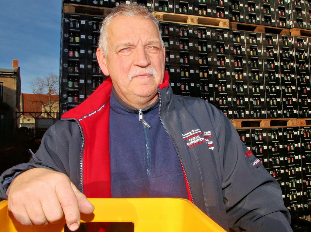 Hans-Peter Franke ist der aktulle Chef des 1880 gegründeten Unternehmens. Seit mehr als 140 Jahren werden hier in Calbe Erfrischungstränke hergestellt und vertrieben.