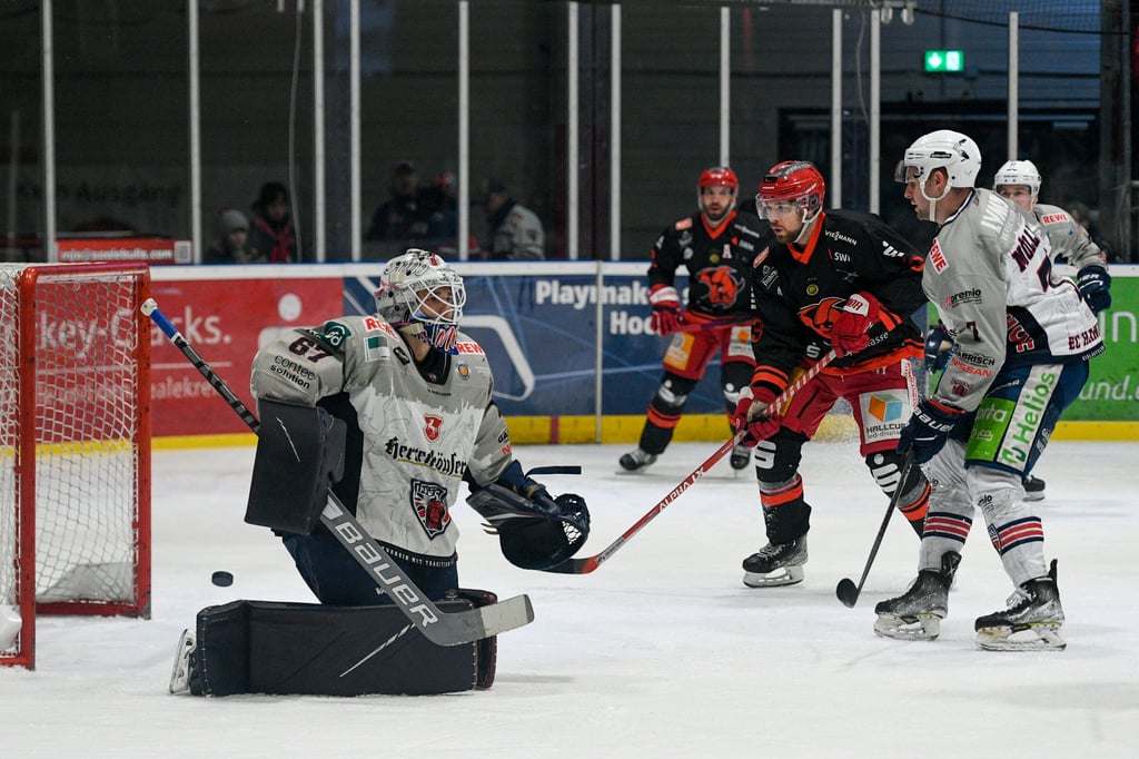 Thomas Merls Tor zum 1:0 gegen die Hannover Indians brachte die Saale Bulls auf die Siegerstraße.