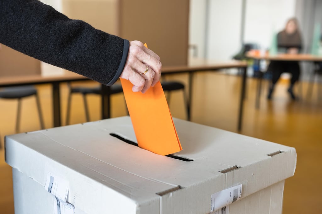 Bürgermeisterwahl in Gutenborn: Stimmenabgabe im Gemeindezentrum Droßdorf.
