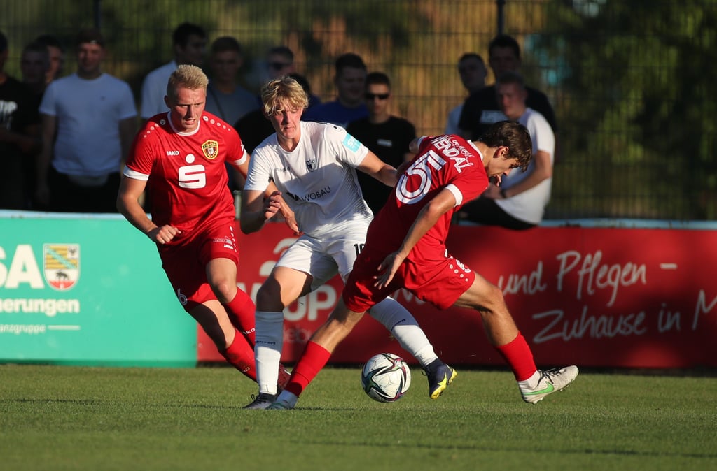 Lok Stendal spielt in der Verbandsliga gegen die zweite Mannschaft des 1. FC Magdeburg