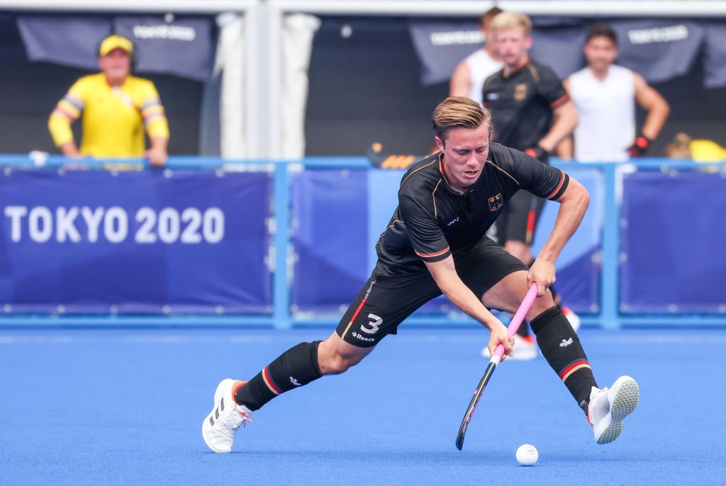Für Grambusch ist es eine Selbstverständlichkeit, bei der Hockey-WM in Indien als Mannschaftskapitän die Regenbogen-Binde zu tragen.