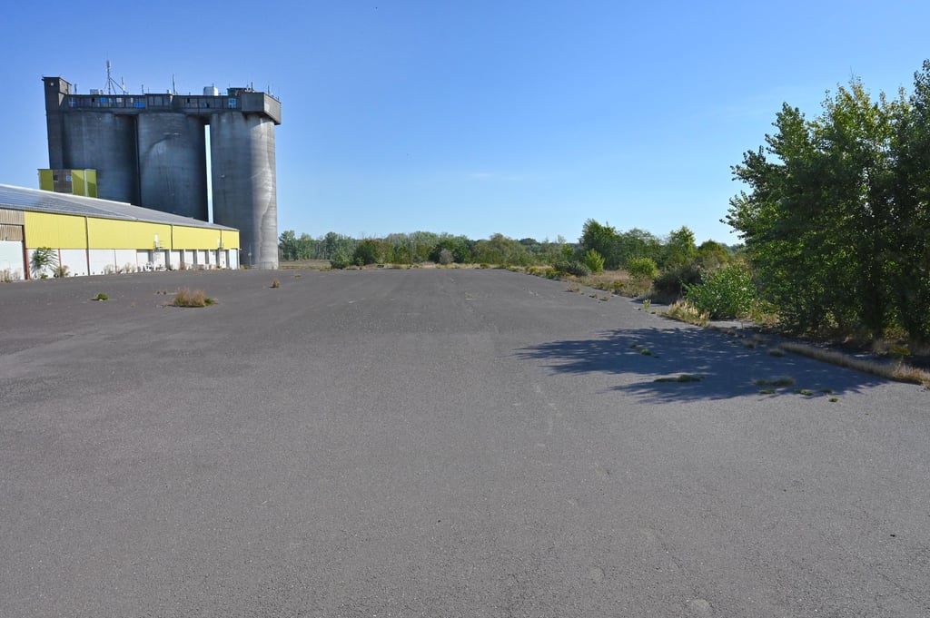 Eine versiegelte Fläche gibt es auf dem Gelände von Fahlberg-List in Magdeburg schon. Als Stadtplatz taugt die aus unterschiedlichen Gründen freilich auf keinen Fall.