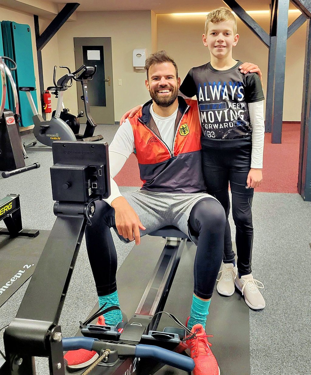 Mit seinem großen Vorbild Maximilian Planer hat Jonas Heyer gemeinsam trainiert.